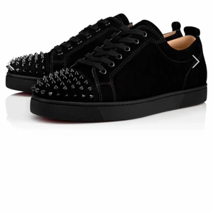 Söker dessa storlek 41  - Söker dessa Louboutin skor i storlek 41 