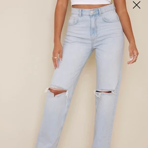 90’S high waste jeans - Säljer Gina Tricot’s high wasted 90’s pants. Använda 2ggr