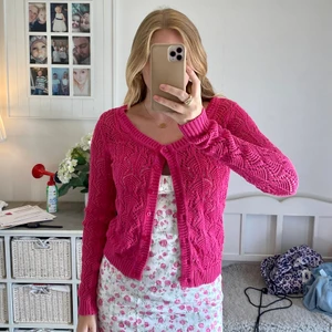 Kofta - Säljer en kofta i strl Xs, fint skick! Köpare står för frakt💘