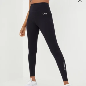 Iciw tights med scrunch - Träningstights från iciw med scrunch, nästintill nyskick och använda fåtal gånger!  Frakt ingår i priset!🛍