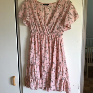 Klänning - Från SHEIN strl s