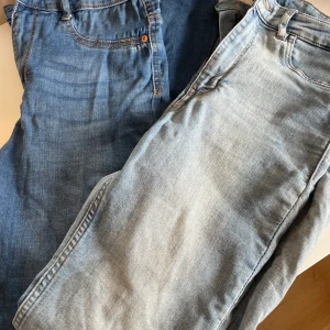 Skinny jeans  - Ljusa från Hm stl S  Mörka från Gina stl M (Molly)