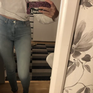 Jeans - Jättefina jeans från NA-KD, använder ej då dom är för korta :( 