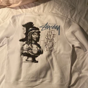 Stussy sweatshirt  - Stussy sweatshirt i storlek S. Mycket bra skick.