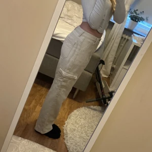 Cargo byxor  - Använt väl, mycket bra skick köpa för 350kr ifrån shein