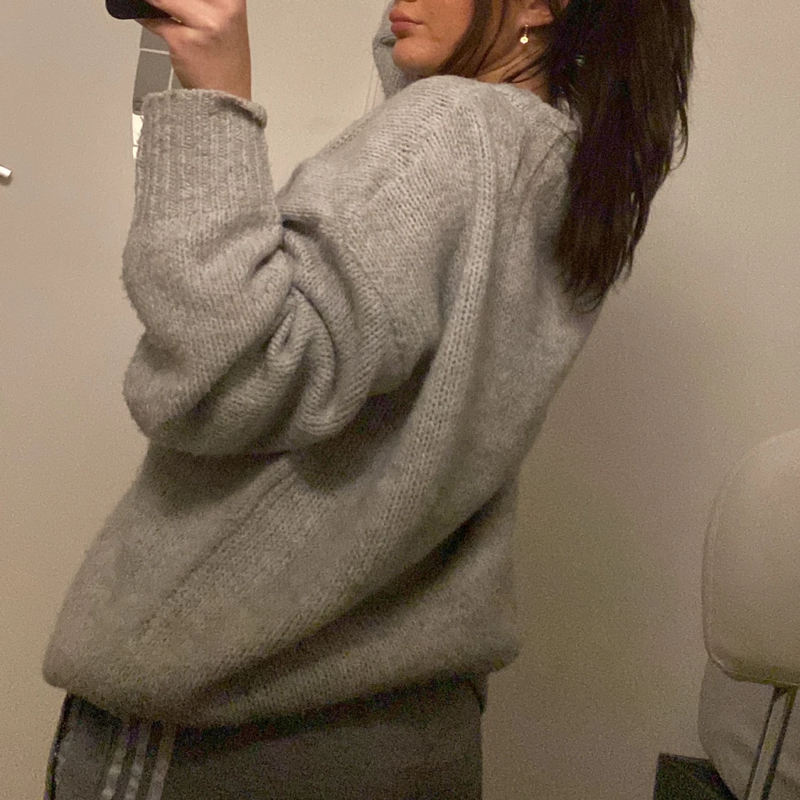 Grå stickad tröja - 91