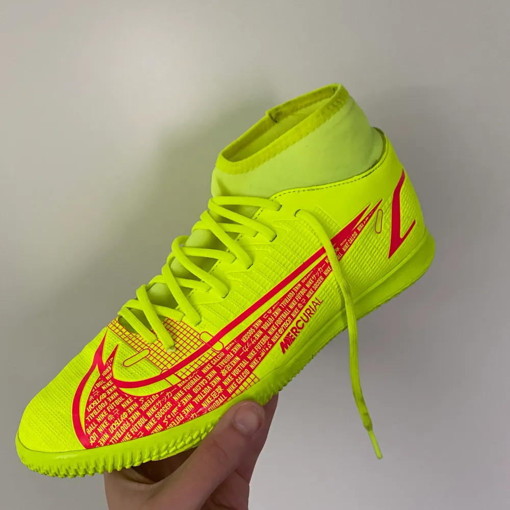 Nike Mercurial Vapor 14 Futsal skor. Fläck på strumpan.. Skor.