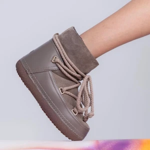 Inuikiis strl 38 - Jättefina inuikiis i strl 38. Fint skick, endast använda några gånger förra vintern.