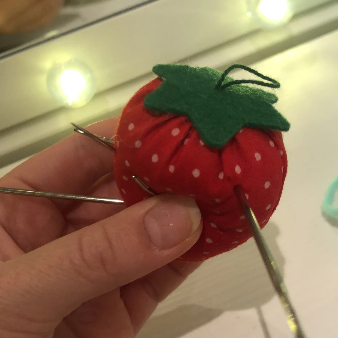 Mjuk jordgubb att sätta nålar i  - 91