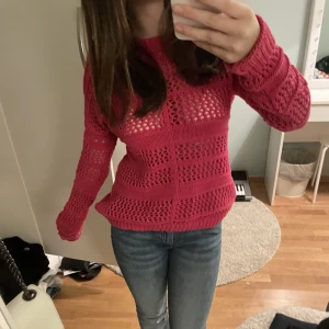 stickad törja  - fin, mysig stickad tröja💕 bra kvalitet då jag inte använt den så mycket!