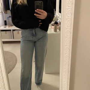 Jeans - Säljer mina favorit jeans från Gina då jag inte tycker de sitter lika fint längre, de är i superfint skick och superskönt 