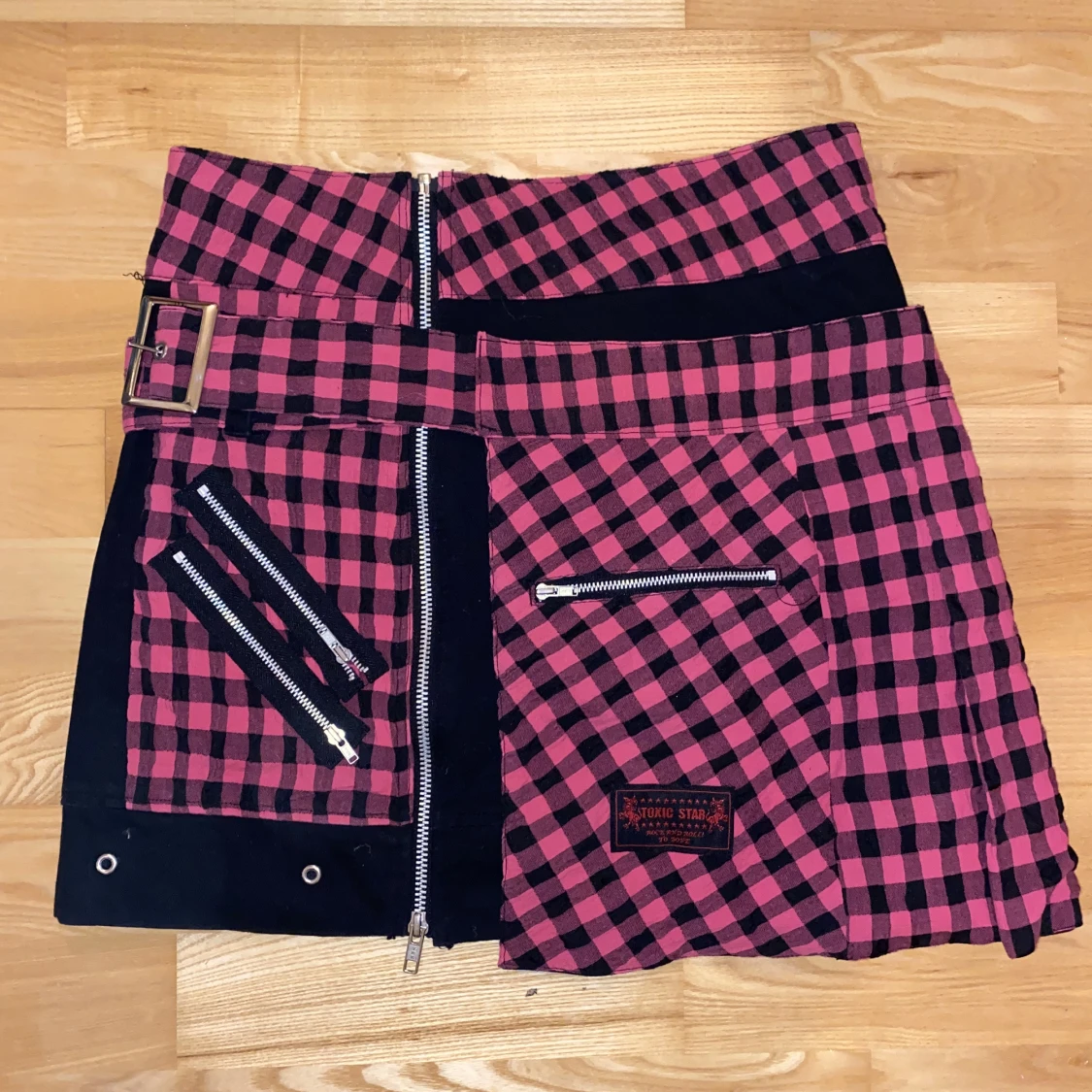 Rosa alternativ kjol