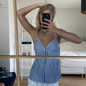 Linne - Blått jättegulligt linne från VeroModa aldrig använt!! 