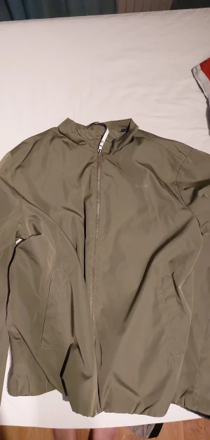 Gant jacka  - Säljer nu min gant jacka som inte passar mig längre storlek 176 
