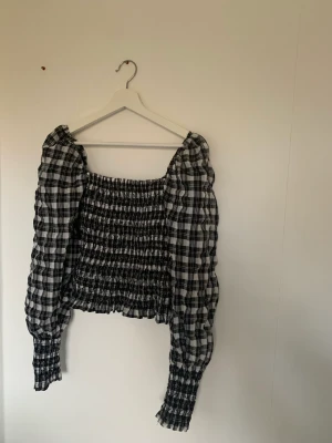 H&M tröja - Finare, långärmad tröja.