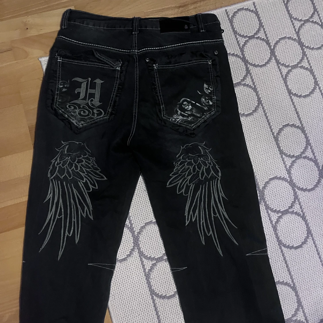 Baggy jeans med patches