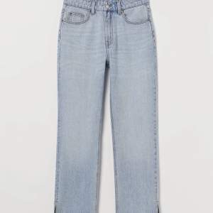 Säljer dessa blå jeans från h&m. Storlek 36😍 