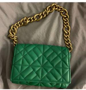 Purse from Zara. Used 2x, like new. No damages. 