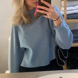 Stickad - Säljer denna fin stickade tröjan, storlek xs/s