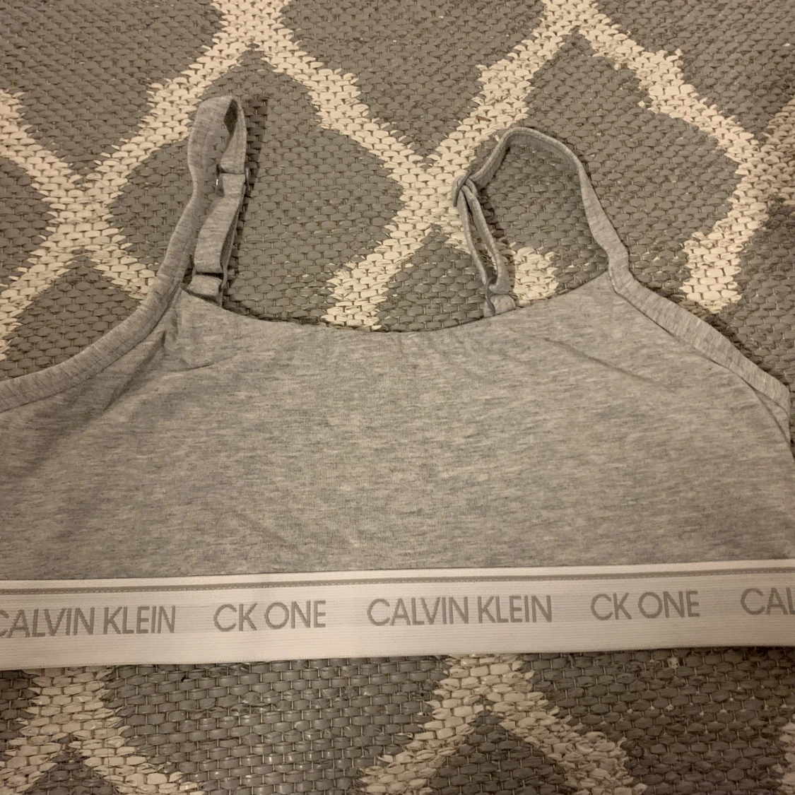 Calvin Klein top M