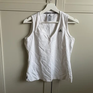 Linne - Stretchigt och skönt linne. Skriv för fler frågor eller bilder :)