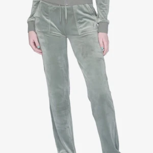 juicy byxor - ny annons då förra blev borttagen, säljer mina fina juicy byxor, fint skick!!!