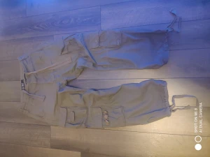 Brandit Pure Vintage Cargobyxor  - Cargobyxor från brandit gott skick. De är lite lite smutsiga på knäet men tvättar innan jag skickar dem. Vintage. Relaxed fit. Många fickor. Köparen står för frakt.