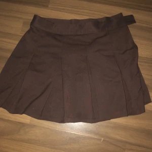 Hm - Kjol fråga hm storlek 40