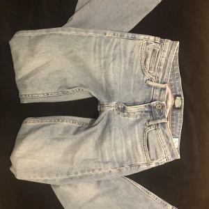 Lågmidjade jeans  - Super söta Lågmidjade i storlek s