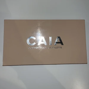 Caia palette - Säljer nu min caia palette. Den är använd få gånger. Nypris 695. Säljer för 350kr + frakt.💗