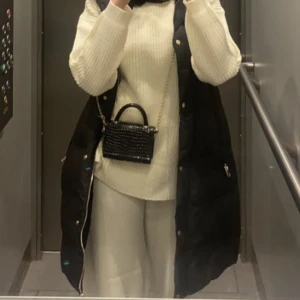 Stickad dress - Två delars stickad dress i storlek S, passar även till M. Använd två gånger. Jätte skön material. Dm för fler bilder. 