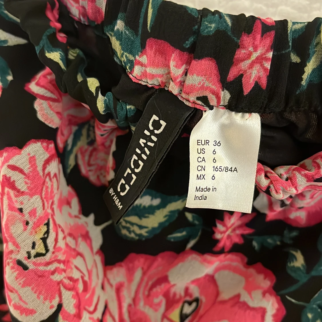 Blommig långklänning - oanvänd  - 91