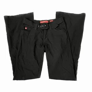 Miss sixty byxor ⚡️ - Dom snyggaste kostymbyxorna!!! Lågmidjade och utsvänga från miss sixty med coola detaljer 💋 tyvärr för långa för mig så jag säljer vidare! Innerbensläng: 79 cm. Midjemått: 71 cm 🥰köparen står för frakt 