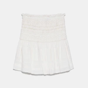 Zara Volangkjol  - Supersöt volangkjol från zara i storlek M, aldrig använd🤝🏼🤍