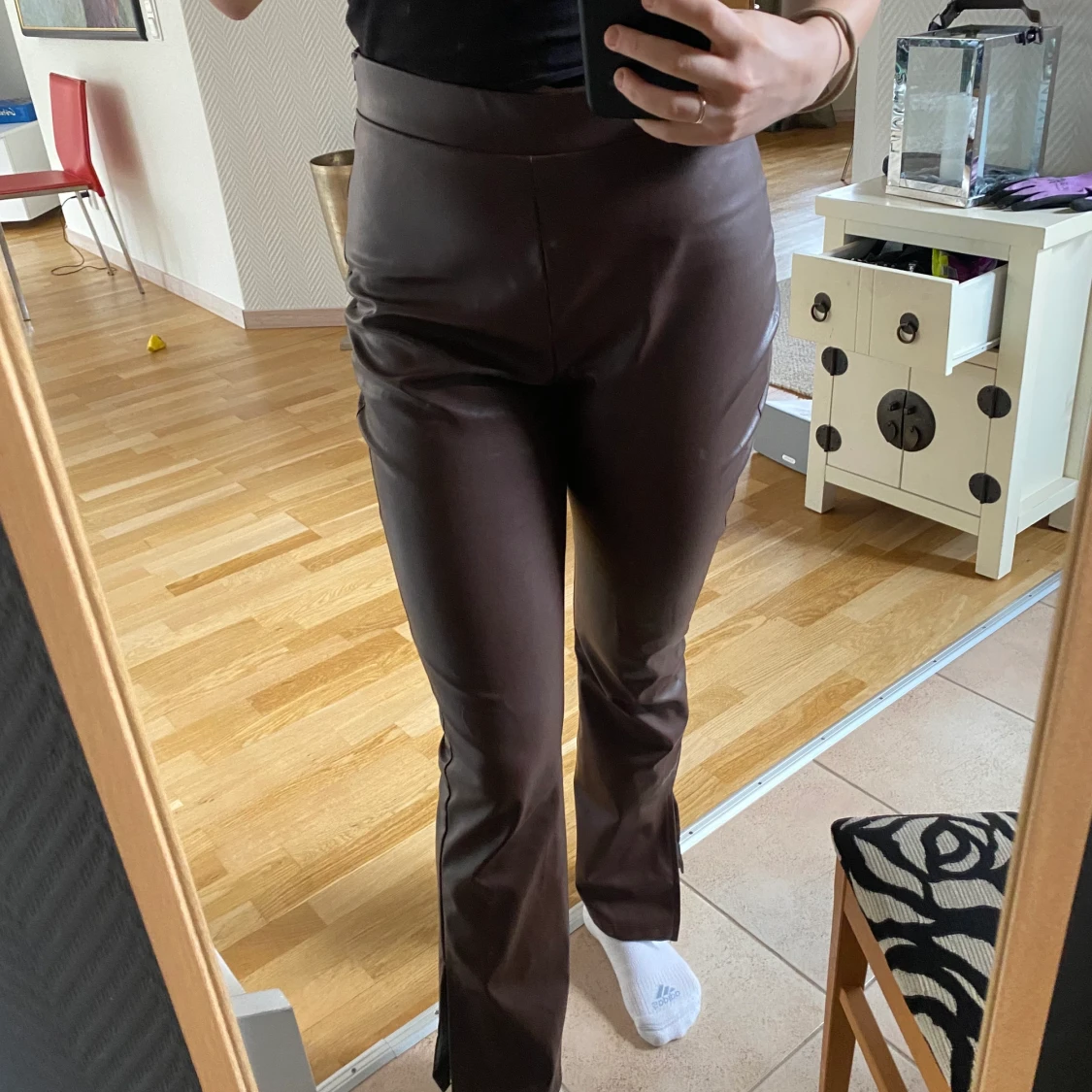 Skinnbyxor med slits från NLY