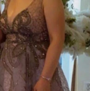 Festklänning  - Ordinarie pris 8000kr använd en gång 