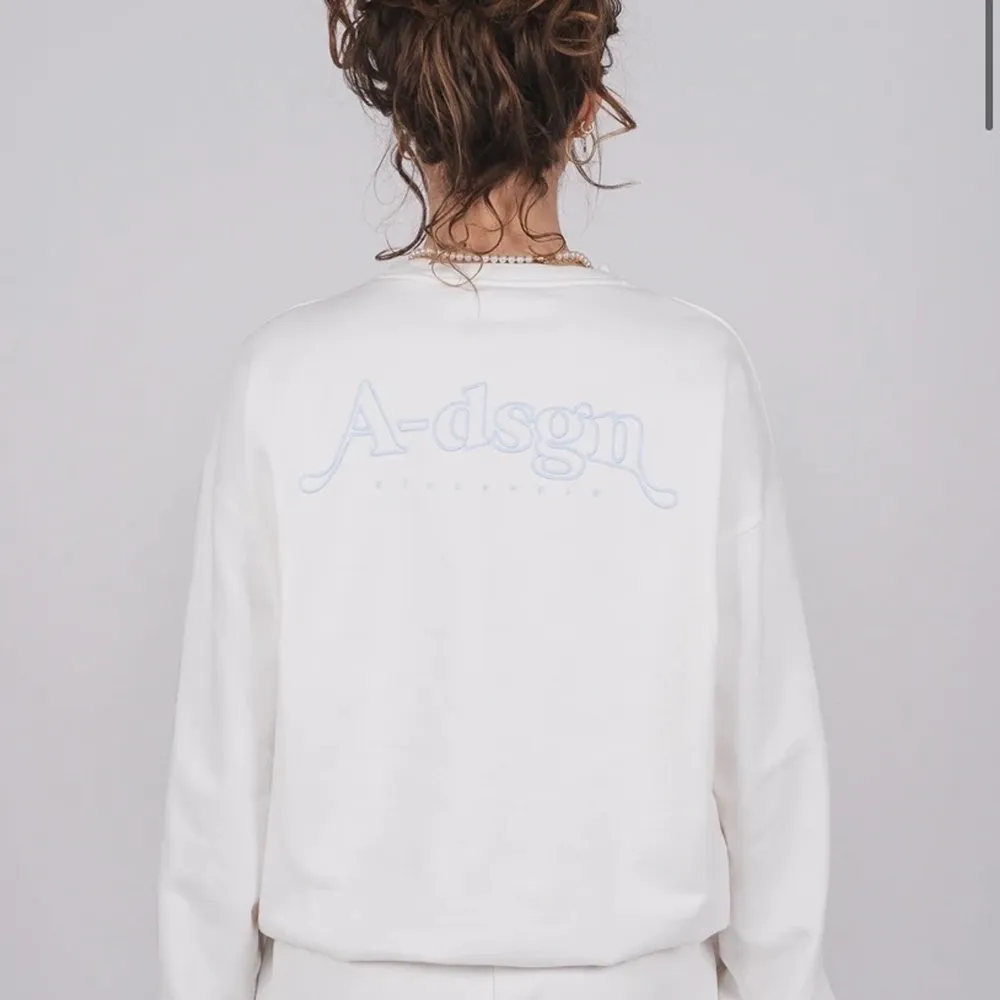 Helt ny adsgn sweatshirt! Off white 🤍 . Tröjor & Koftor.