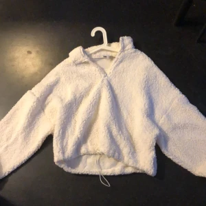 Zip up tröja - Mysig tröja, använd 1 gång!! 
