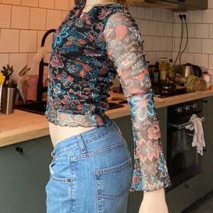 Söt mestopp! - Unik skitsöt meshtopp! Passar s/m men S i byst. Mesh och undertröja i svart! 