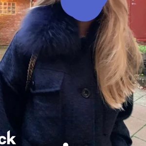 Meotine jacka - Sälen min blåa meotine jacka. Bra skick och perfekt till våren. Lånad bild! 🤍🤍🤍