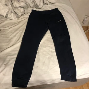 Hugo boss byxor - Hugo boss byxor använt typ 3 gånger.
