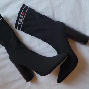 Aldo - Size 39 but fits 38 got it for 500kr never worn ...ready to give at that price