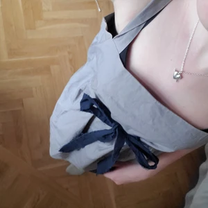 Grå Marni top - En jätte fin grå Marni top perfekt inför sommaren. köpt för ganska men i jätte bra skick. Köpt för ungefär 3000