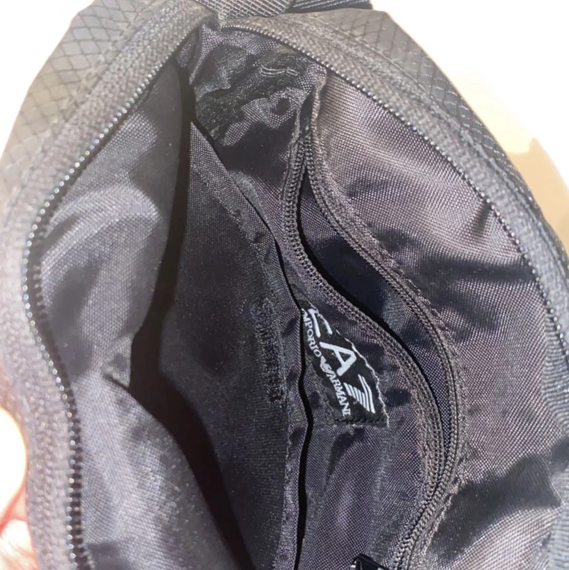 Emporio Armani väska,går och ändra strlk - 91