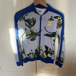 Puma tröja  - Mycket fint skick 😊