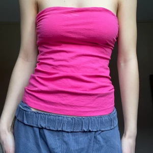 rosa tub topp - rosa tub topp! har en deofläck men tvättas bort innan jag skickar iväg😊 använd typ 1 gång
