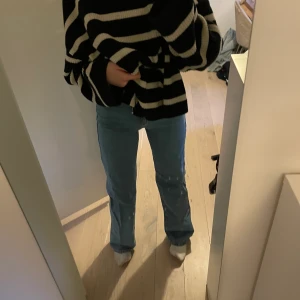 Raka jeans från zara  - Storlek 36