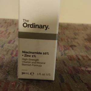 The Ordinary Niacinamide  - Niacinamide 10% + Zinc 1%  Hudvård.