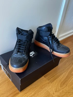 Airforce 1 High - Bra skick, använda 3 gånger. 