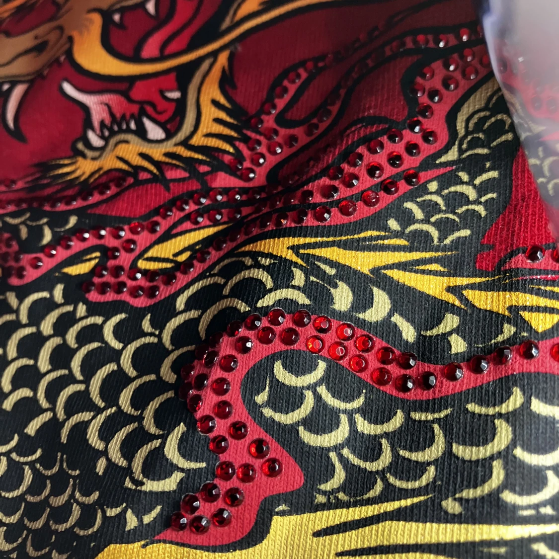 T-shirt röd med paljetter  - 90